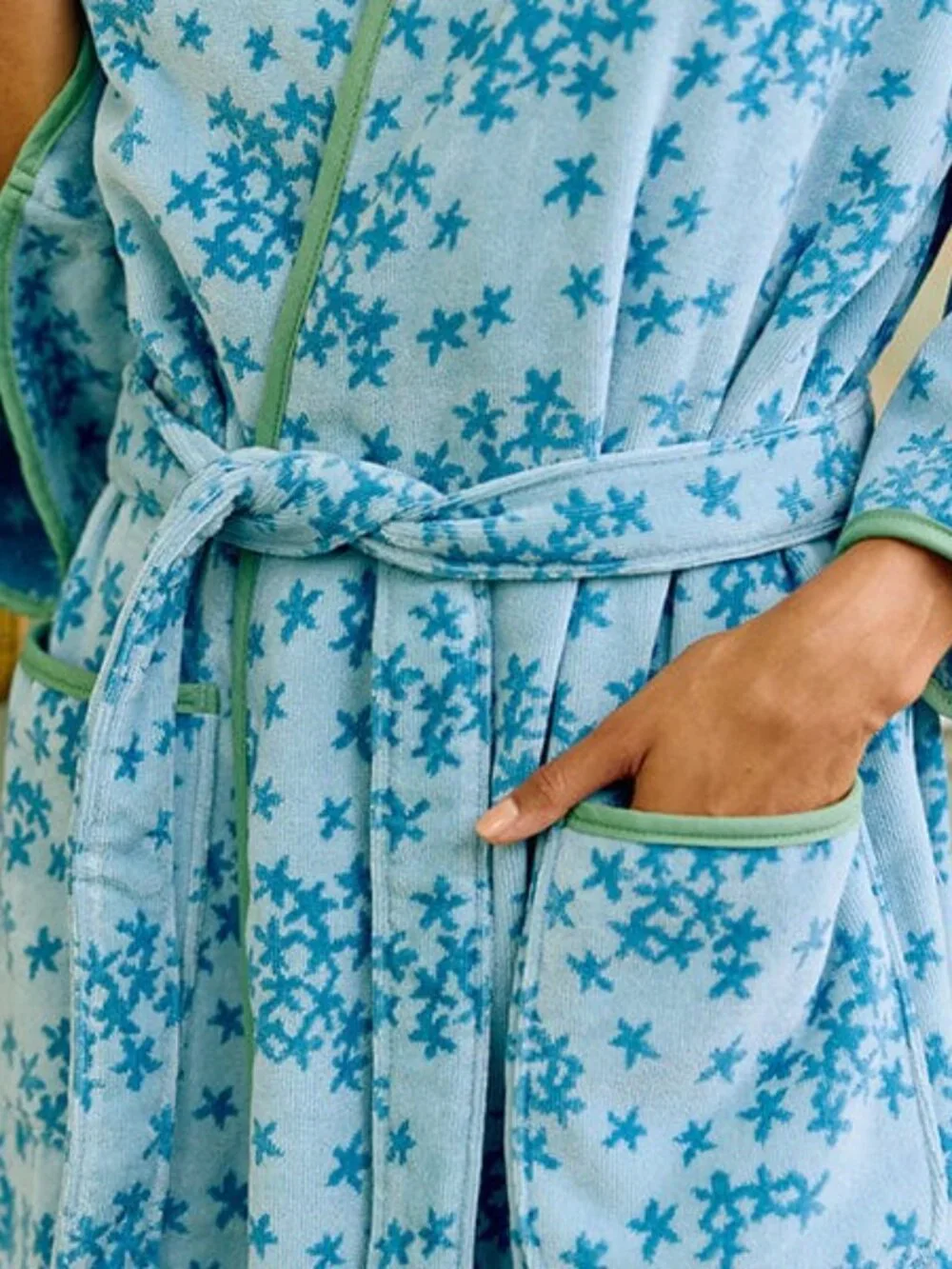 Women’s Bell Sleeve Plush Robe in Blue Petal